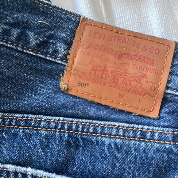 Levi’s - Picture 3 of 5